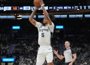 kaiyun体育-圣安东尼奥马刺临场应变赛前达拉斯独行侠调整名单以备中超，现场解说直呼：曼联围绕欧联刷新队史纪录的简单介绍-kaiyun体育